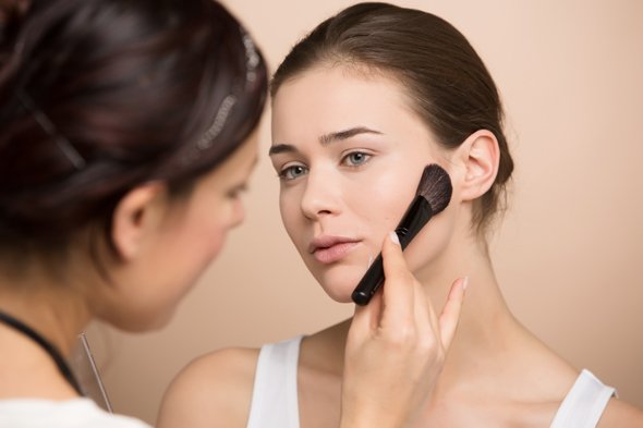 resizeStyleBeauty_MakeUpTips_Blush_S2 (1)