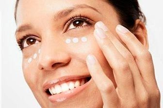 Aplicar Base de Maquillaje con Dedos