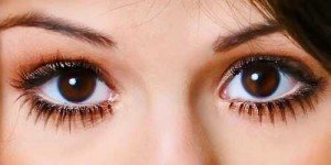 tips-de-maquillaje-para-conseguir-unos-ojos-mas-grandes