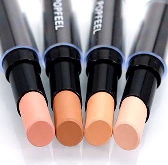 Uso del Corrector del Maquillaje